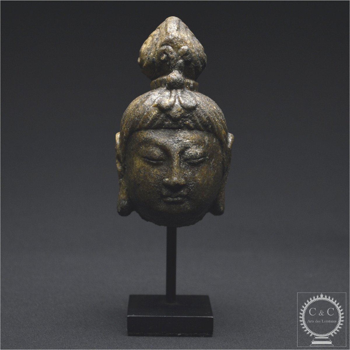 Chine, Dynastie Tang (618-907 ap J. -C.), Tête de bodhisattva en pierre couleur ambre-photo-2