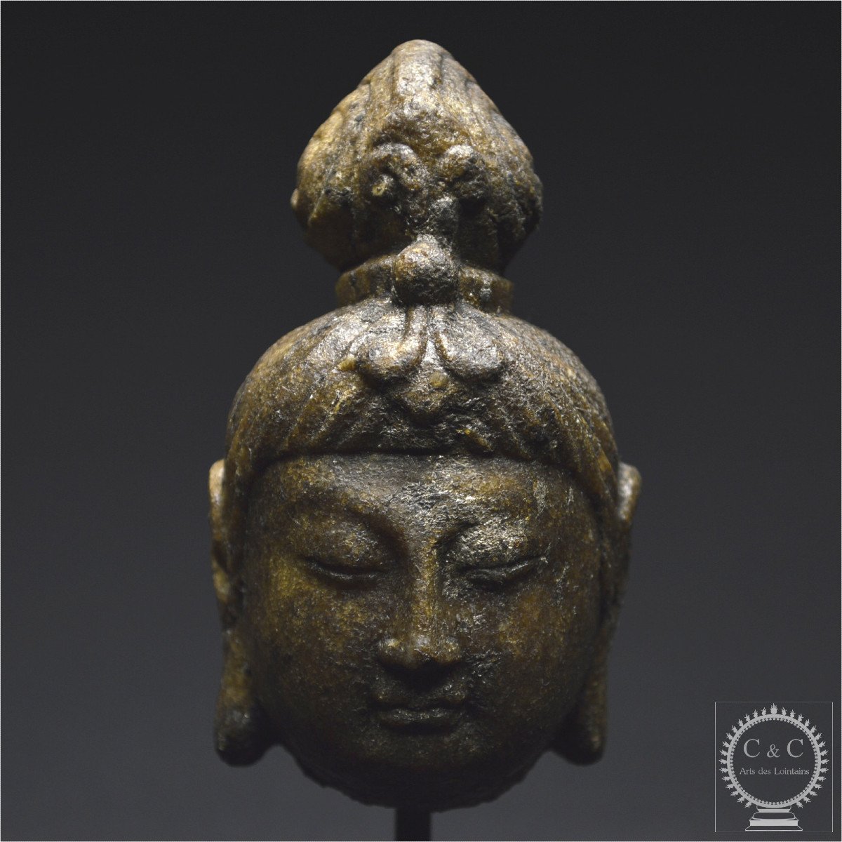 Chine, Dynastie Tang (618-907 ap J. -C.), Tête de bodhisattva en pierre couleur ambre-photo-7