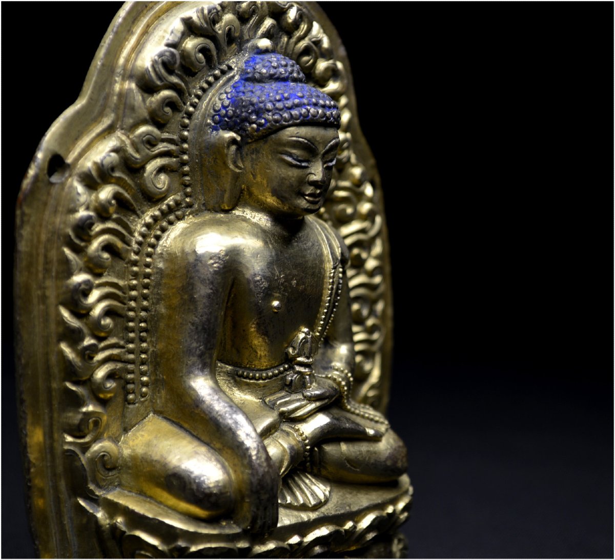 Tibet, XVIIIème siècle, Représentation du Bouddha de la Terre Pure, Bronze doré polychrome -photo-2