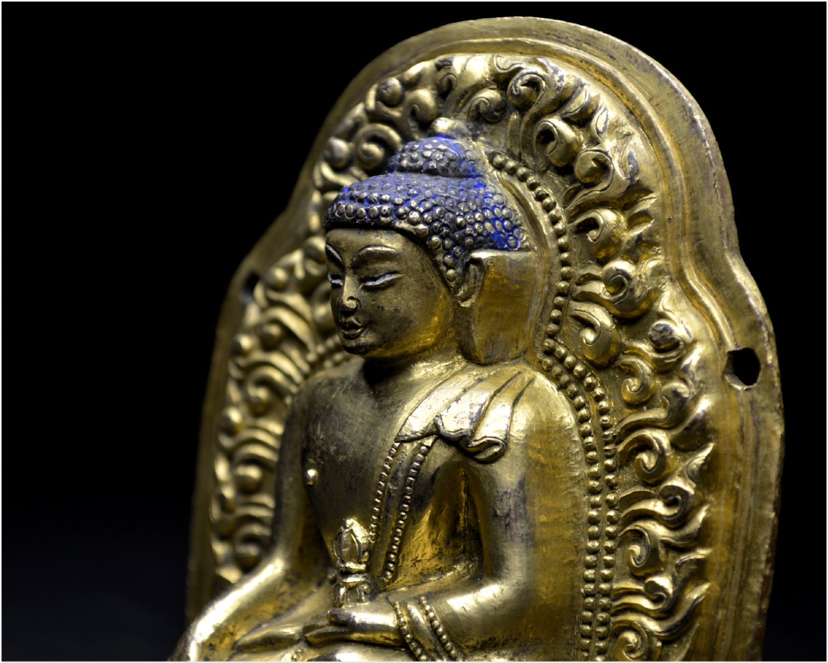 Tibet, XVIIIème siècle, Représentation du Bouddha de la Terre Pure, Bronze doré polychrome -photo-8