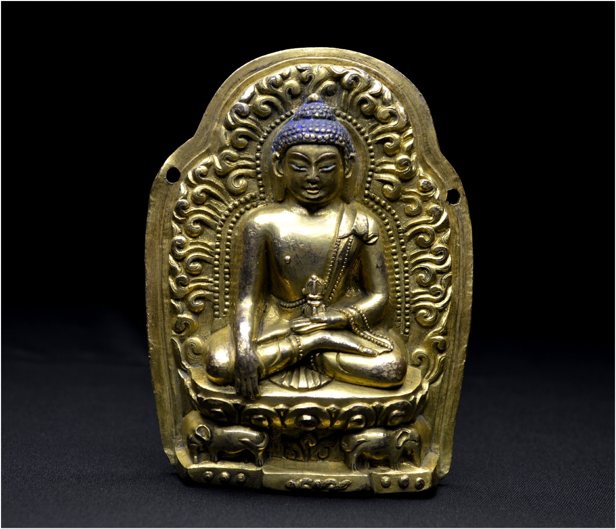 Tibet, XVIIIème siècle, Représentation du Bouddha de la Terre Pure, Bronze doré polychrome