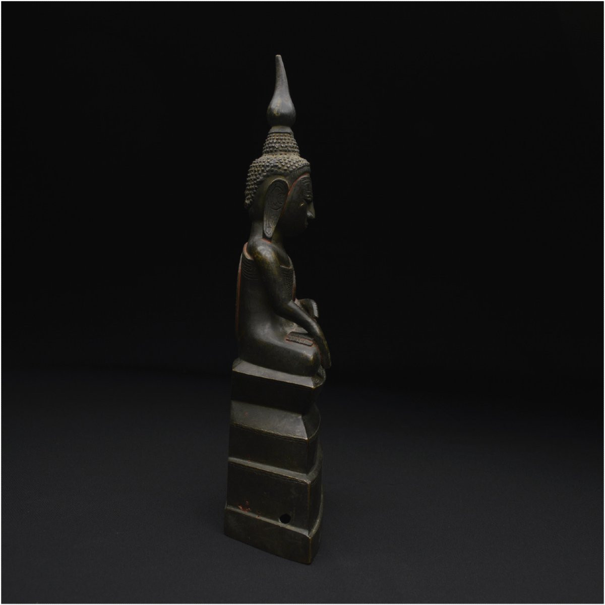 Birmanie, XIXème siècle, Statuette du Bouddha Maravijaya, Bronze avec rehauts de laque-photo-4