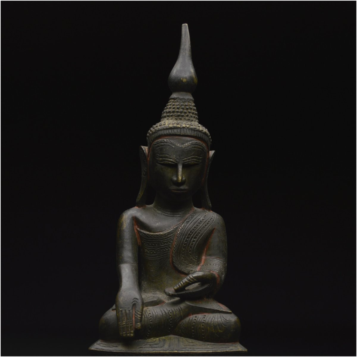 Birmanie, XIXème siècle, Statuette du Bouddha Maravijaya, Bronze avec rehauts de laque-photo-6
