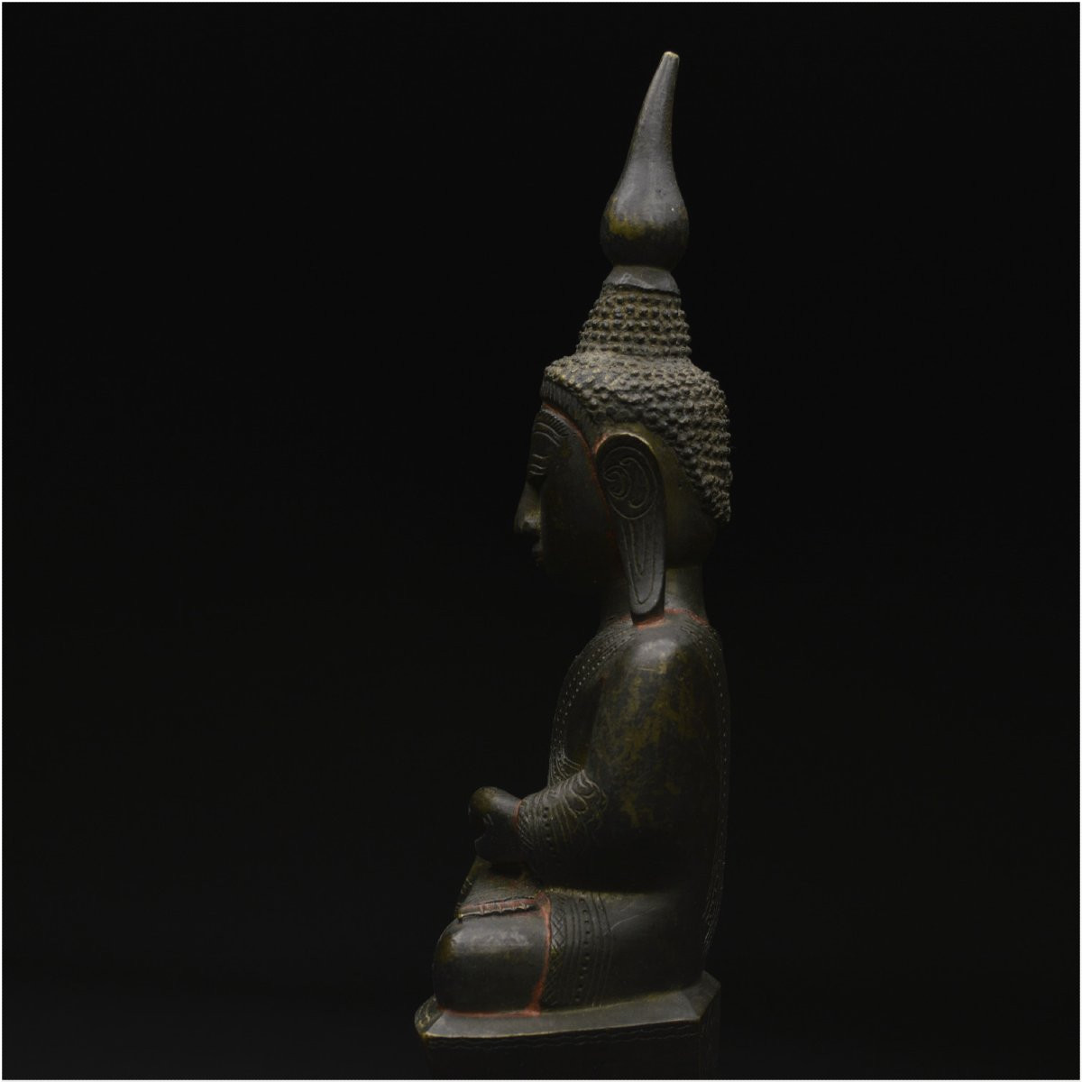 Birmanie, XIXème siècle, Statuette du Bouddha Maravijaya, Bronze avec rehauts de laque-photo-7