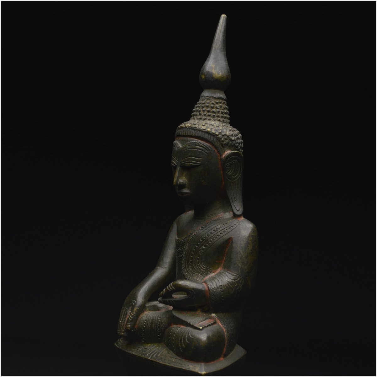 Birmanie, XIXème siècle, Statuette du Bouddha Maravijaya, Bronze avec rehauts de laque-photo-8