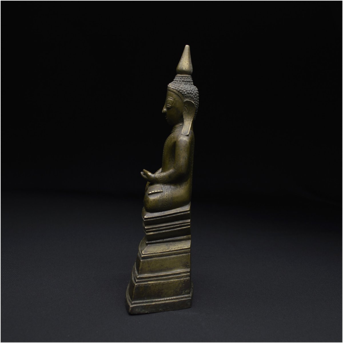 Birmanie, Fin du XIXème siècle, Statuette en alliage cuivreux représentant le Bouddha Sakyamuni-photo-1