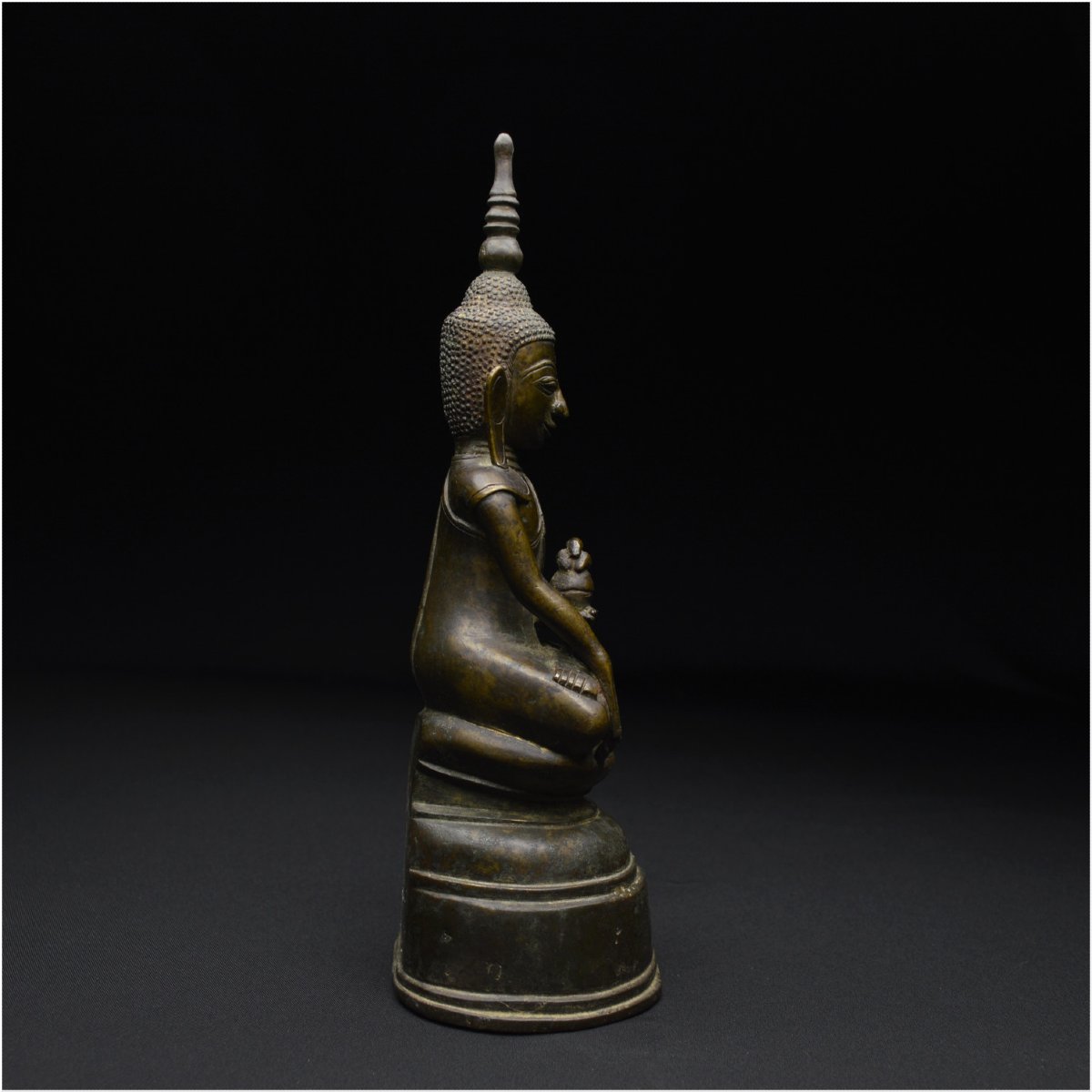 Birmanie, XIXème siècle, Représentation du Bouddha Maravijaya, Bronze à patine brune-photo-3
