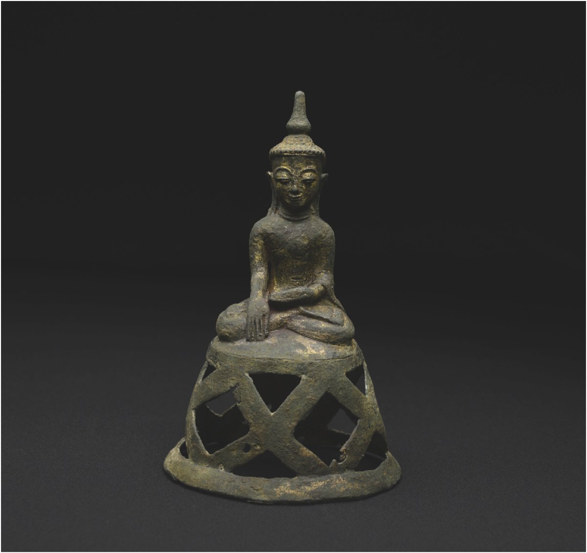 Birmanie, XIXème siècle, Représentation du Bouddha Maravijaya, Alliage cuivreux-photo-3