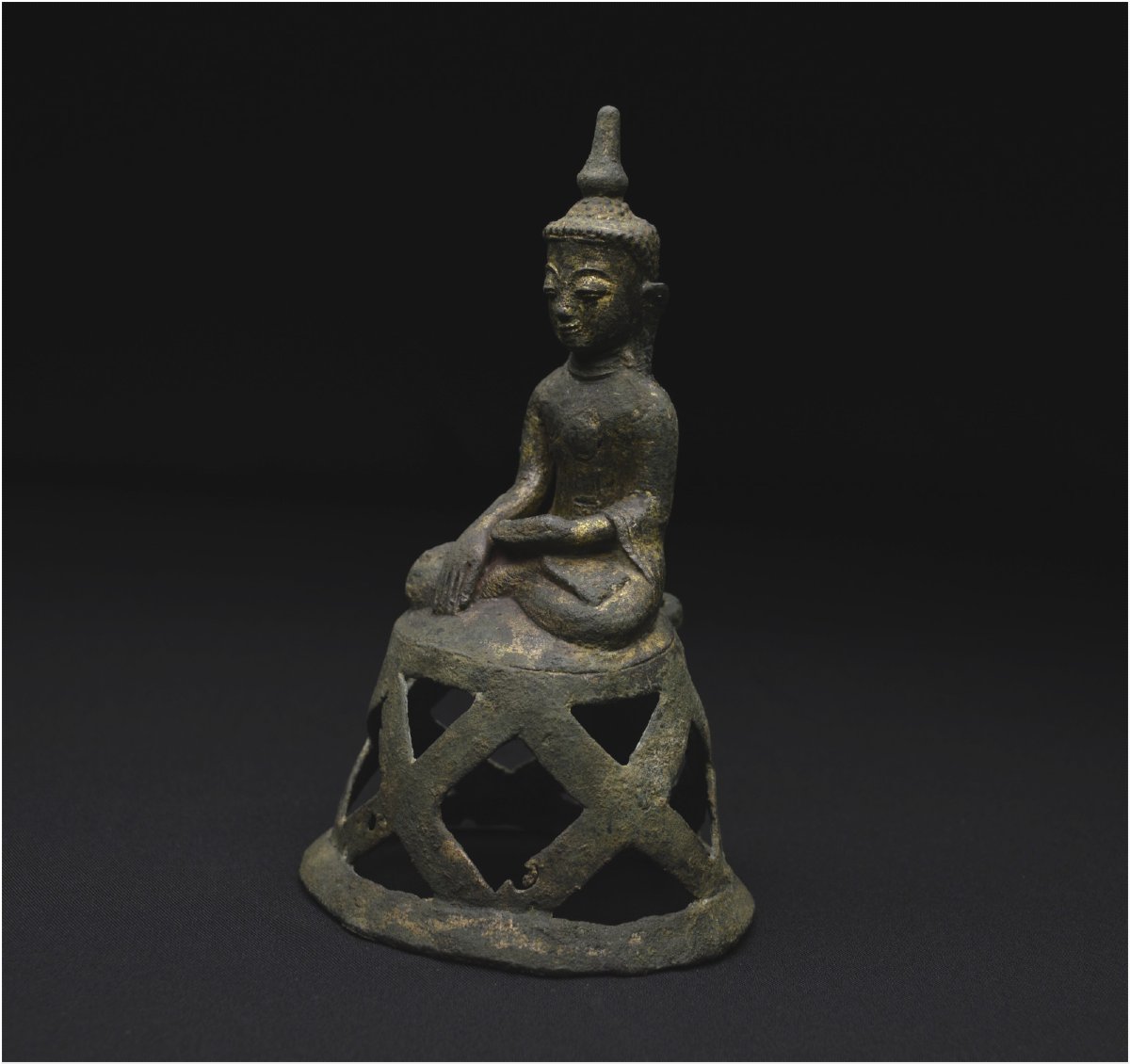 Birmanie, XIXème siècle, Représentation du Bouddha Maravijaya, Alliage cuivreux-photo-1