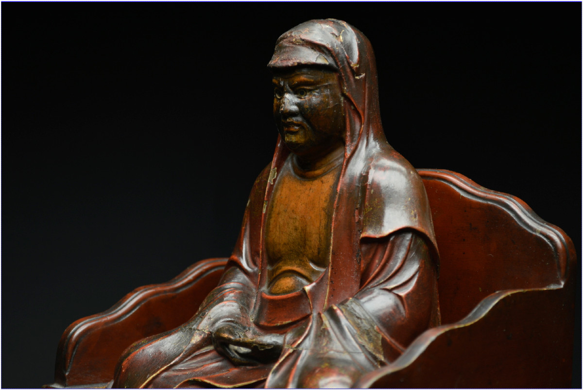 Japon, Époque médiévale, XVème siècle, Groupe en bois laqué polychrome représentant Bodhidharma