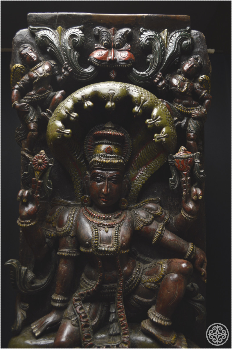 Inde, Fin XIXème - début XXème siècle, Grand panneau en bois polychrome représentant Vishnou-photo-3