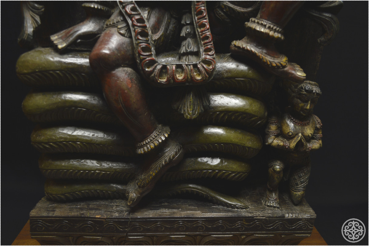 Inde, Fin XIXème - début XXème siècle, Grand panneau en bois polychrome représentant Vishnou-photo-5
