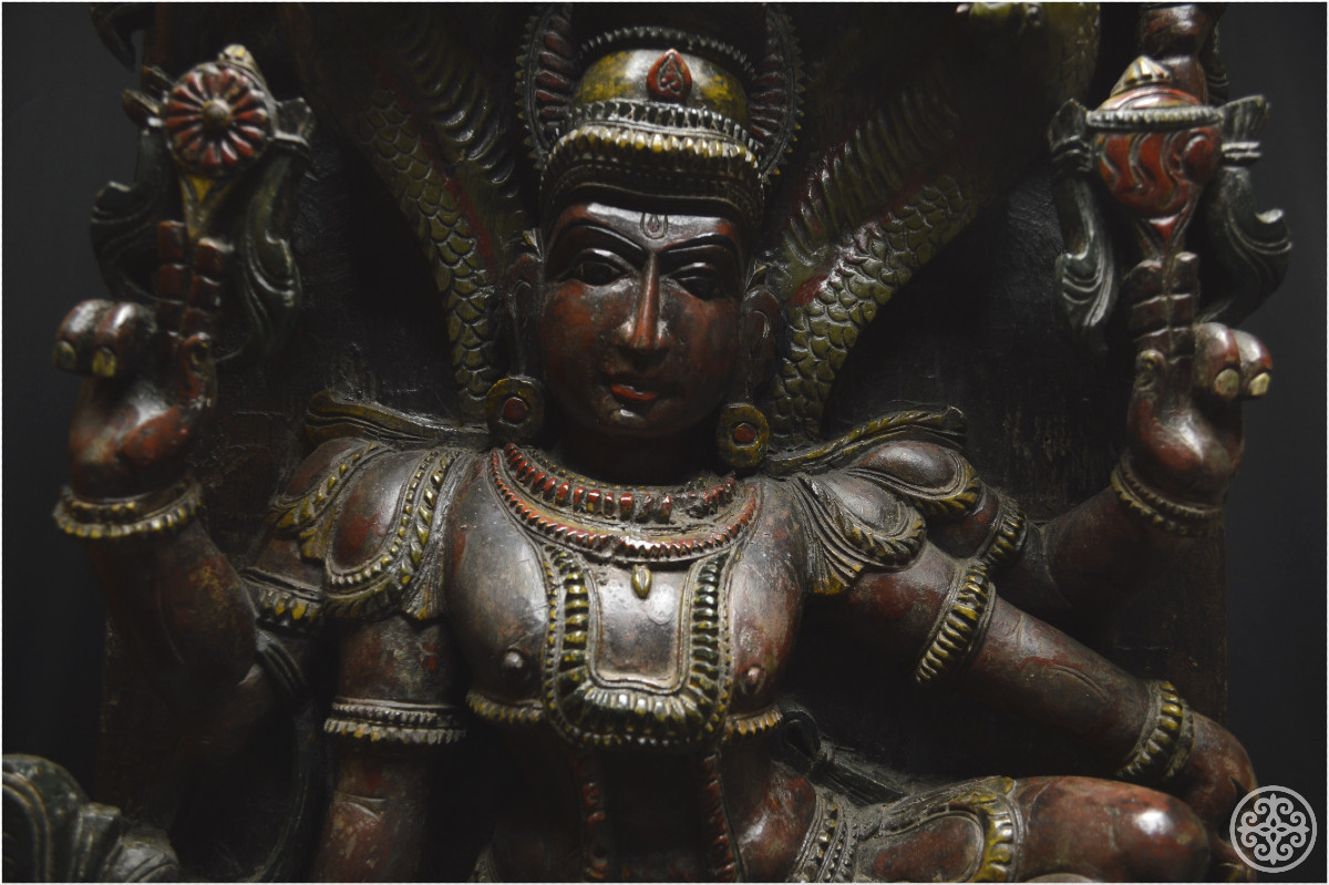 Inde, Fin XIXème - début XXème siècle, Grand panneau en bois polychrome représentant Vishnou-photo-7