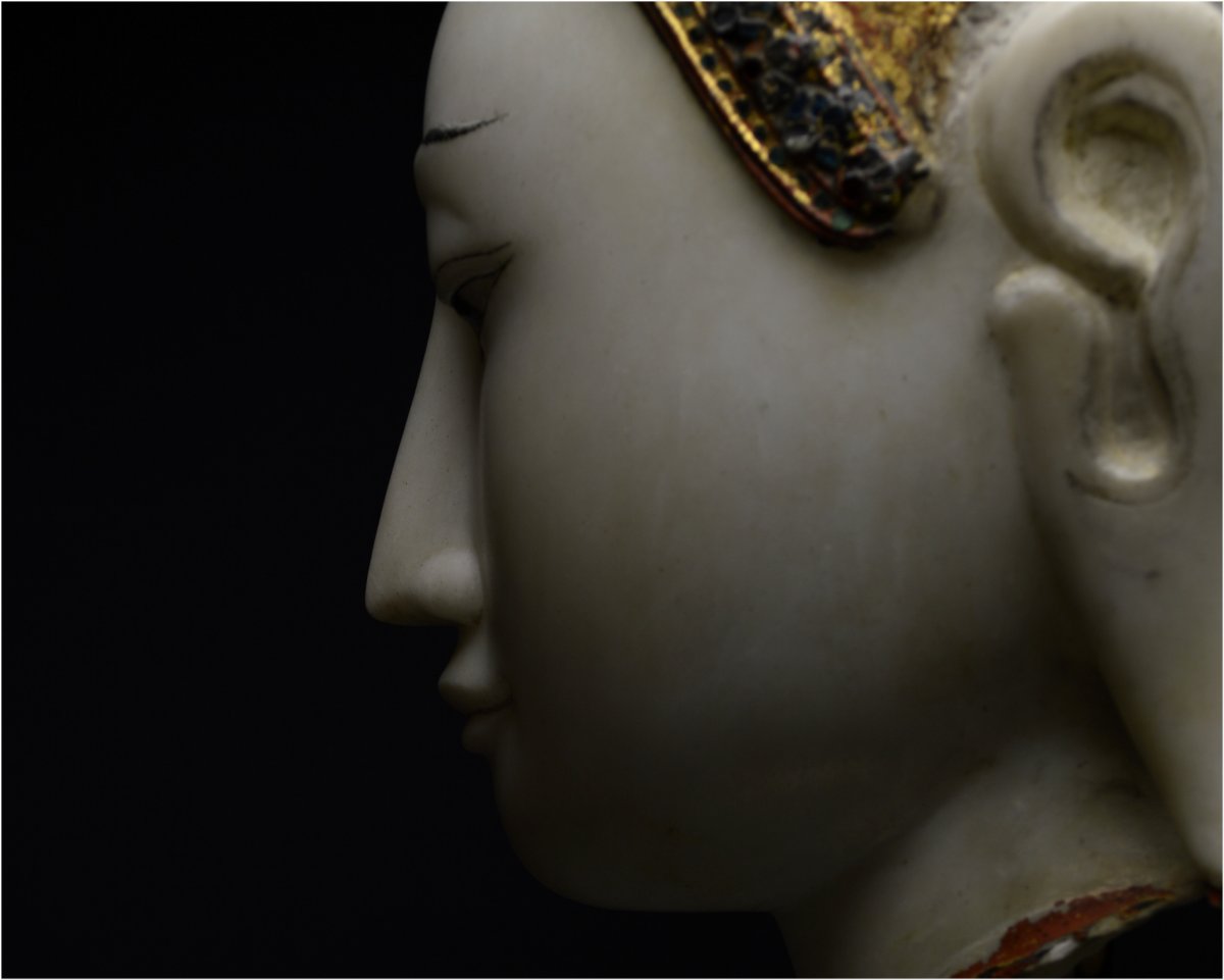 Birmanie, Dynastie Konbaung (1752 - 1885), Grande tête de Bouddha, Marbre laqué et doré-photo-6