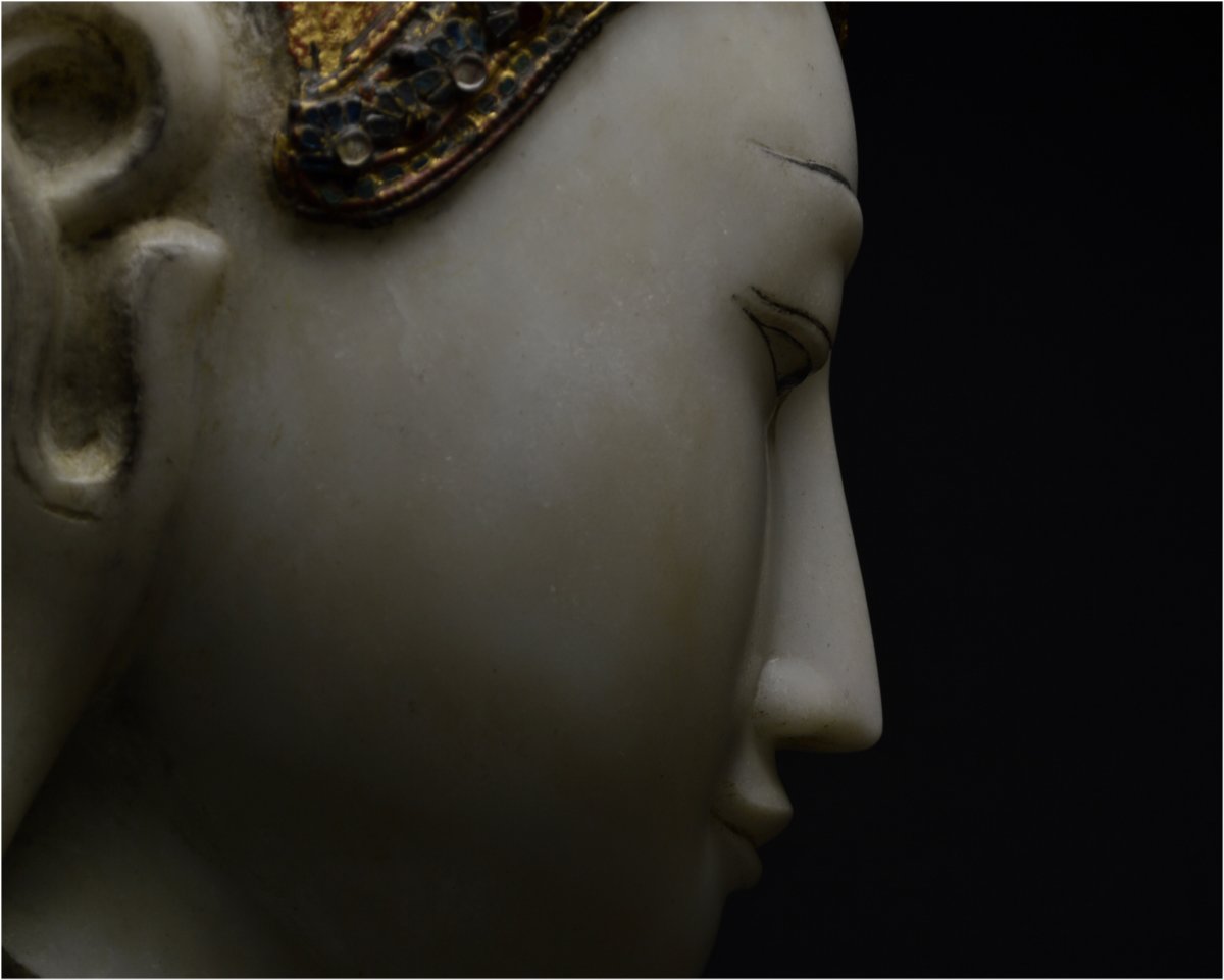 Birmanie, Dynastie Konbaung (1752 - 1885), Grande tête de Bouddha, Marbre laqué et doré-photo-7