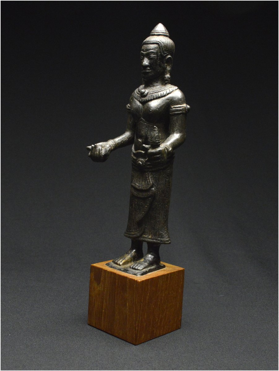 Ancien Empire Khmer, Époque angkorienne, XIIème - XIIIème siècle, Statuette de Prajnaparamita-photo-4