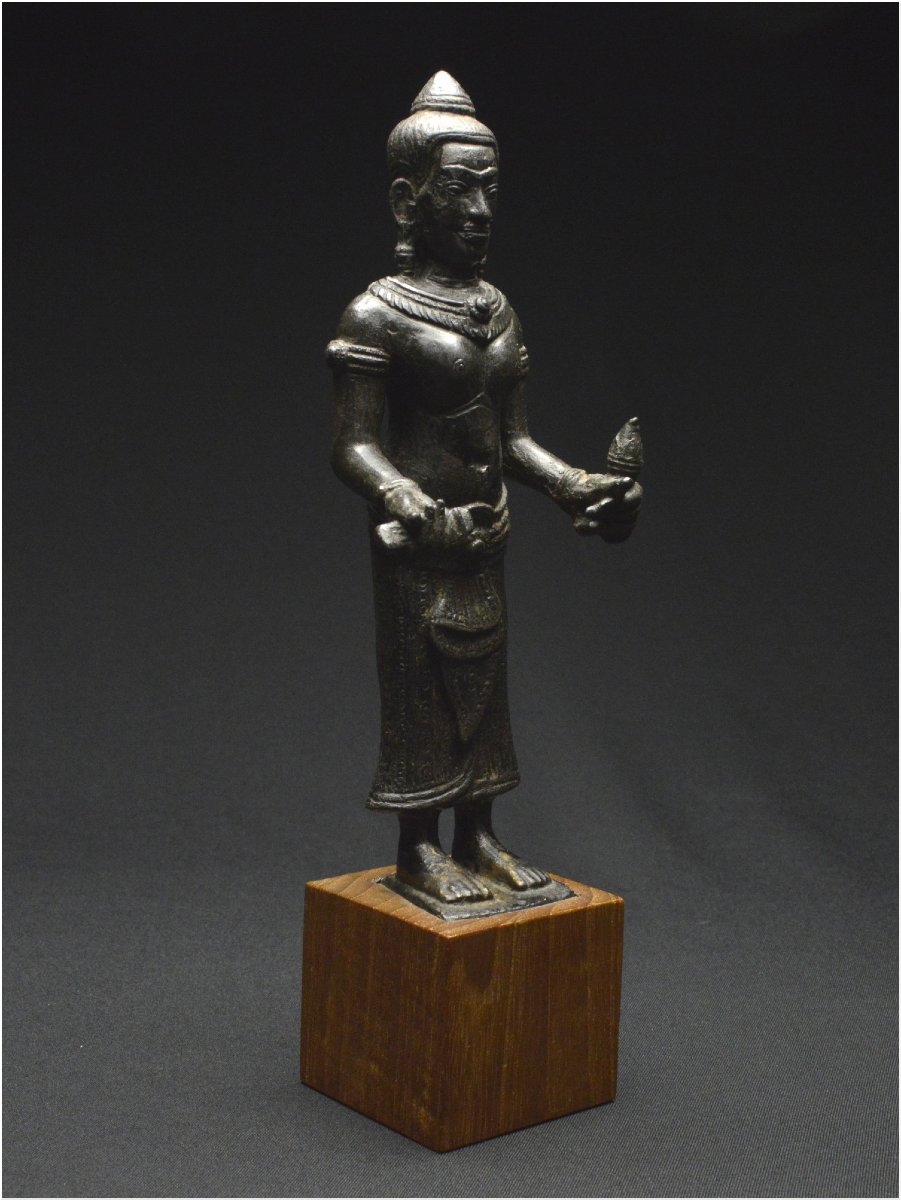 Ancient Khmer Empire, Angkorian Period, 12th–13th Century, Bronze Statuette Of Prajnaparamita