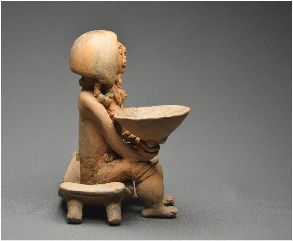 Colombie / Culture Tayronas, 800 - 1200 ap J. -C. /  Grande représentation en céramique d'un shaman / Art Précolombien -photo-1