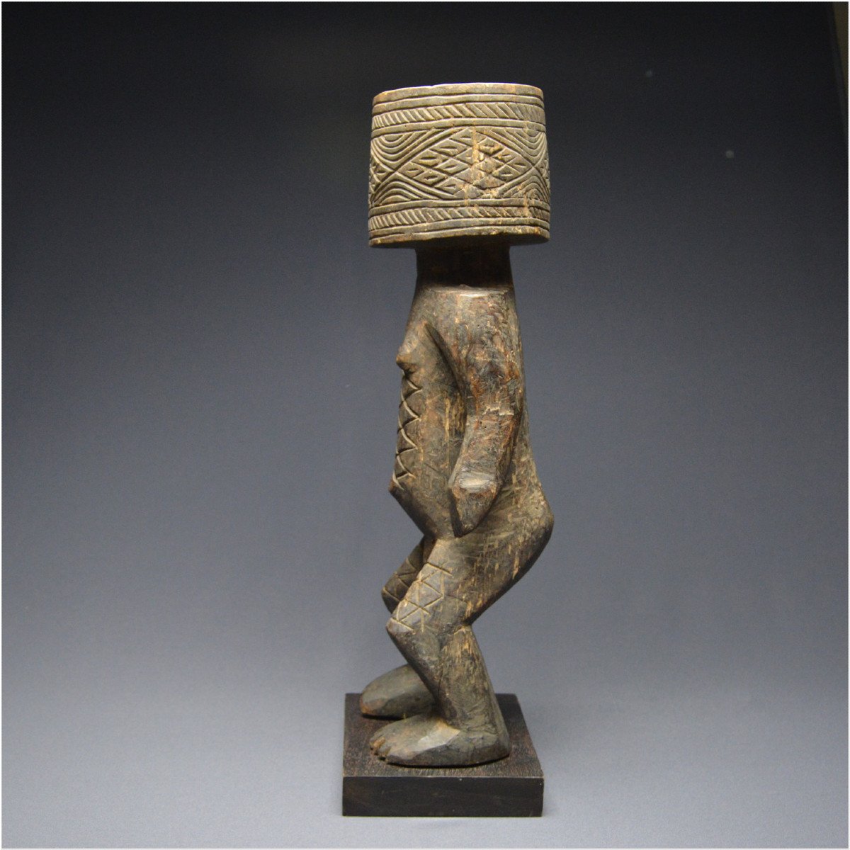 Democratic Republic Of Congo, Large Anthropomorphic Ceremonial Mortar-photo-1