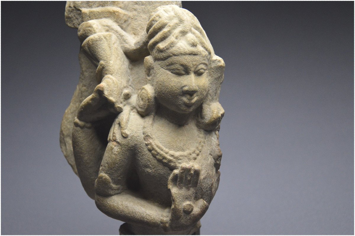 India / Medieval Period - 11th Century / Fragment Of A Sandstone Stele Representing Vishnu