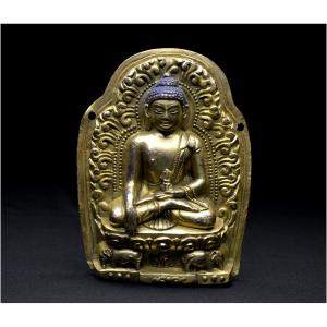 Tibet, XVIIIème siècle, Représentation du Bouddha de la Terre Pure, Bronze doré polychrome 