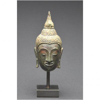 Ancien Royaume du Siam / XVIème - XVIIème siècle / École d'Ayutthaya / Petite tête de Bouddha en bronze