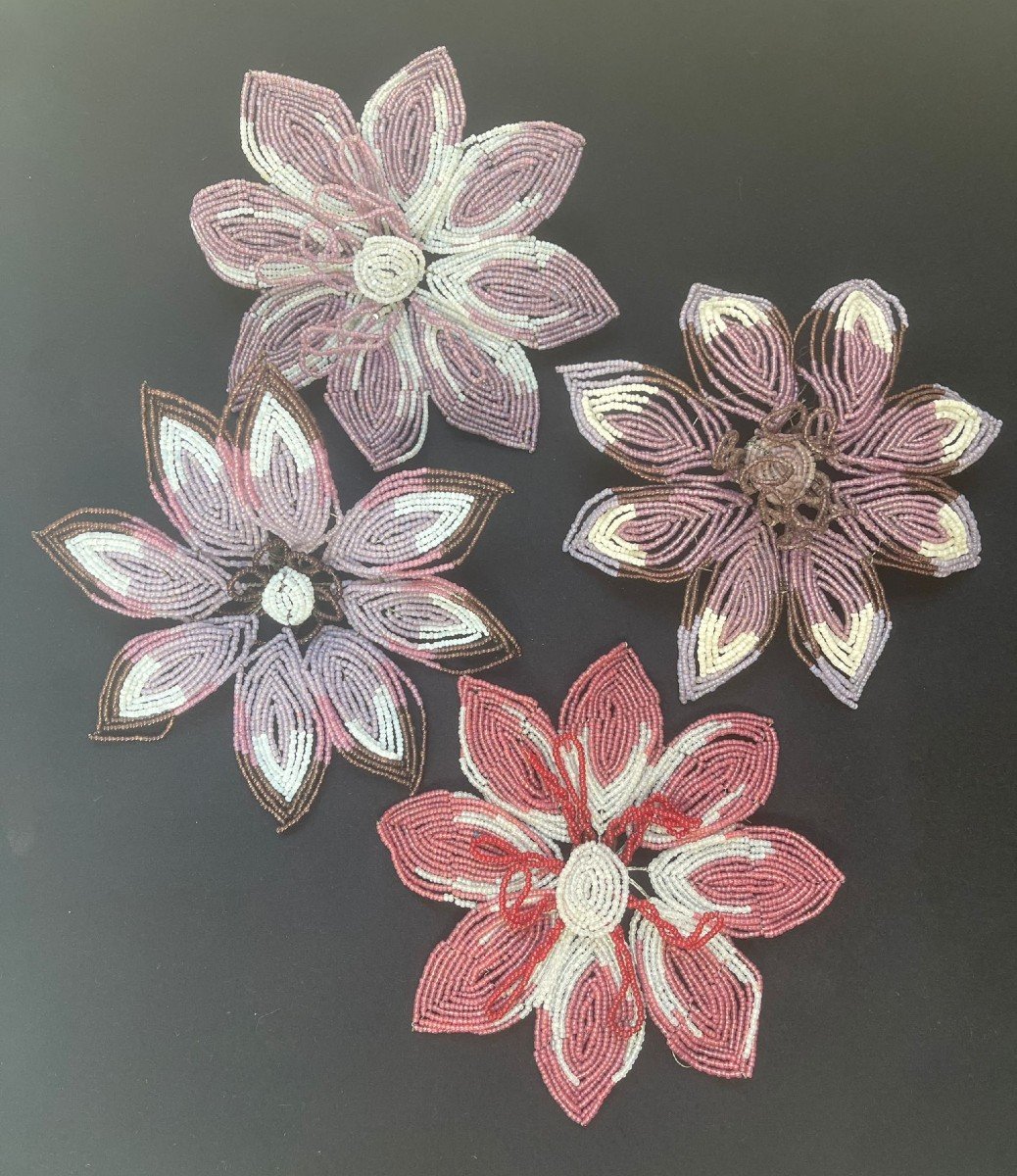Ensemble De 4 Grandes Fleurs En Perles De Verre, Début 20ème Siècle, French Beaded Flowers 