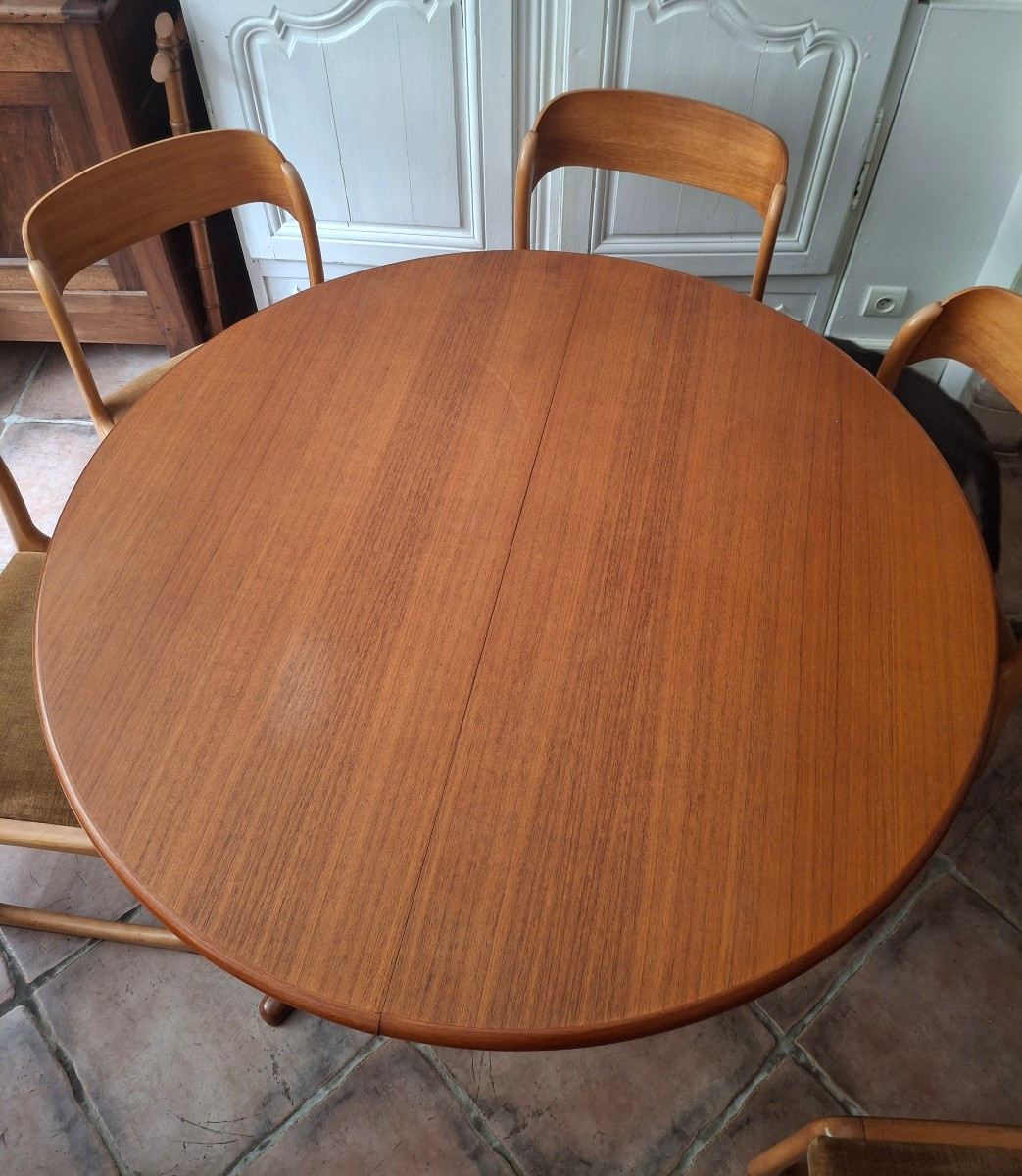 Living Room Or Dining Table With 6 Sled Chairs, Baumann, Circa 1970.-photo-1