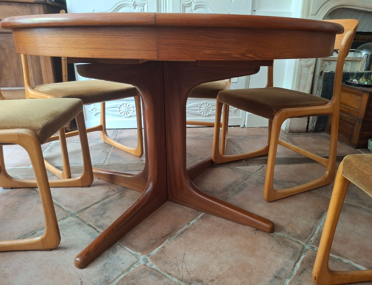 Living Room Or Dining Table With 6 Sled Chairs, Baumann, Circa 1970.-photo-2