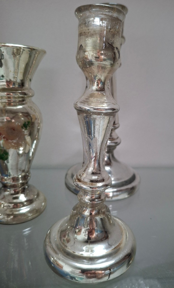 3 bougeoirs dont 1 paire et 2 vases en verre eglomisé, a décor floral peint,  nap. III, 19eme -photo-2