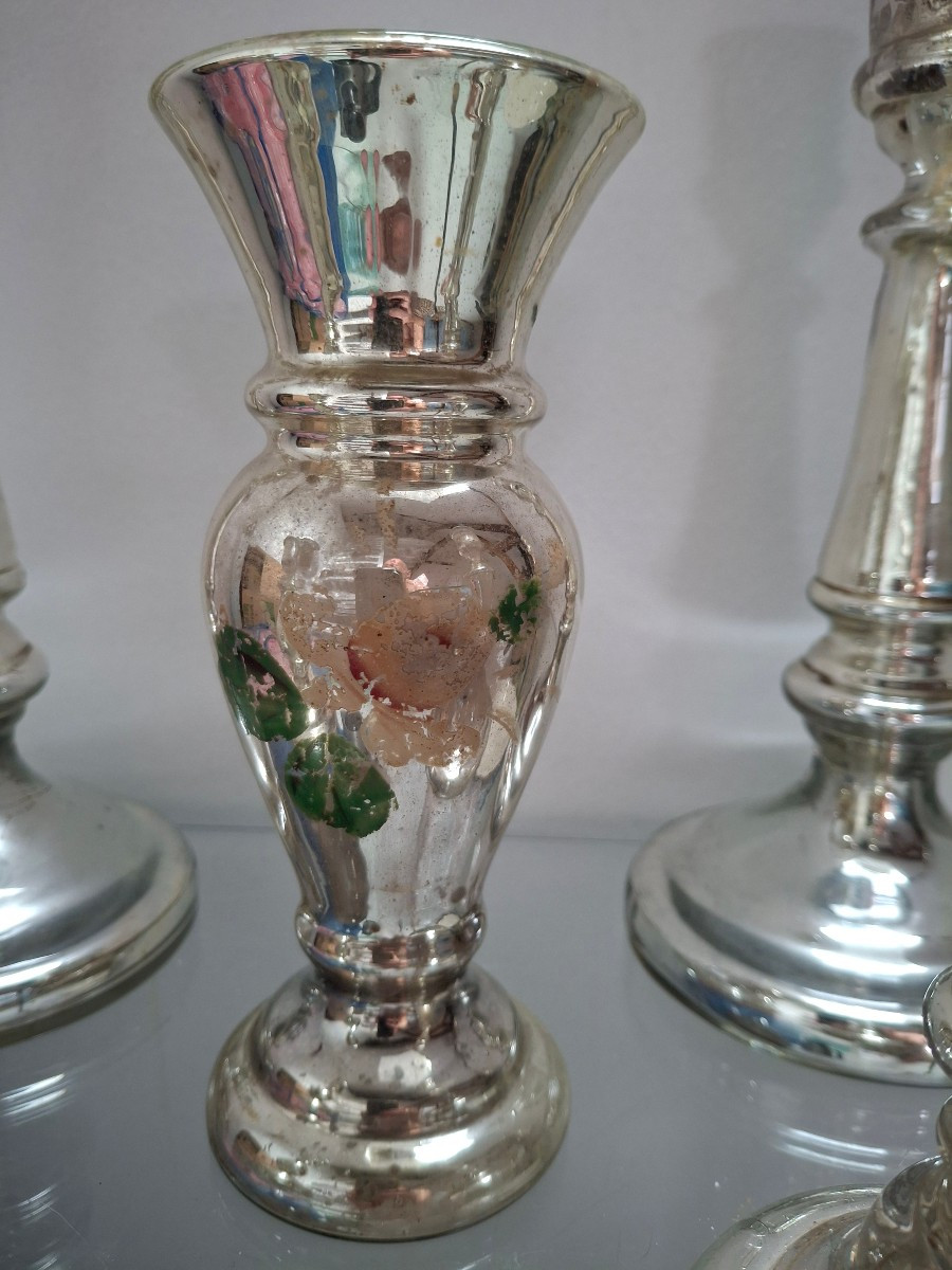 3 bougeoirs dont 1 paire et 2 vases en verre eglomisé, a décor floral peint,  nap. III, 19eme -photo-3