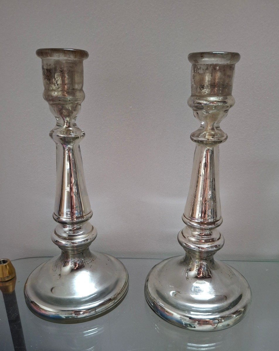 3 bougeoirs dont 1 paire et 2 vases en verre eglomisé, a décor floral peint,  nap. III, 19eme -photo-4