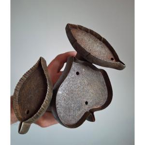 3 emporte pièces, outils en fer forgé pour découper des fleurs.  19eme siecle