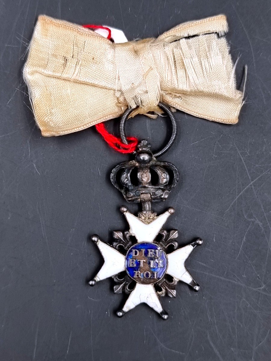 Médaille Ordre Du Lis En Argent Et émail Munie De Son Ruban En Soie d'Origine Dieu Et Le Roi 