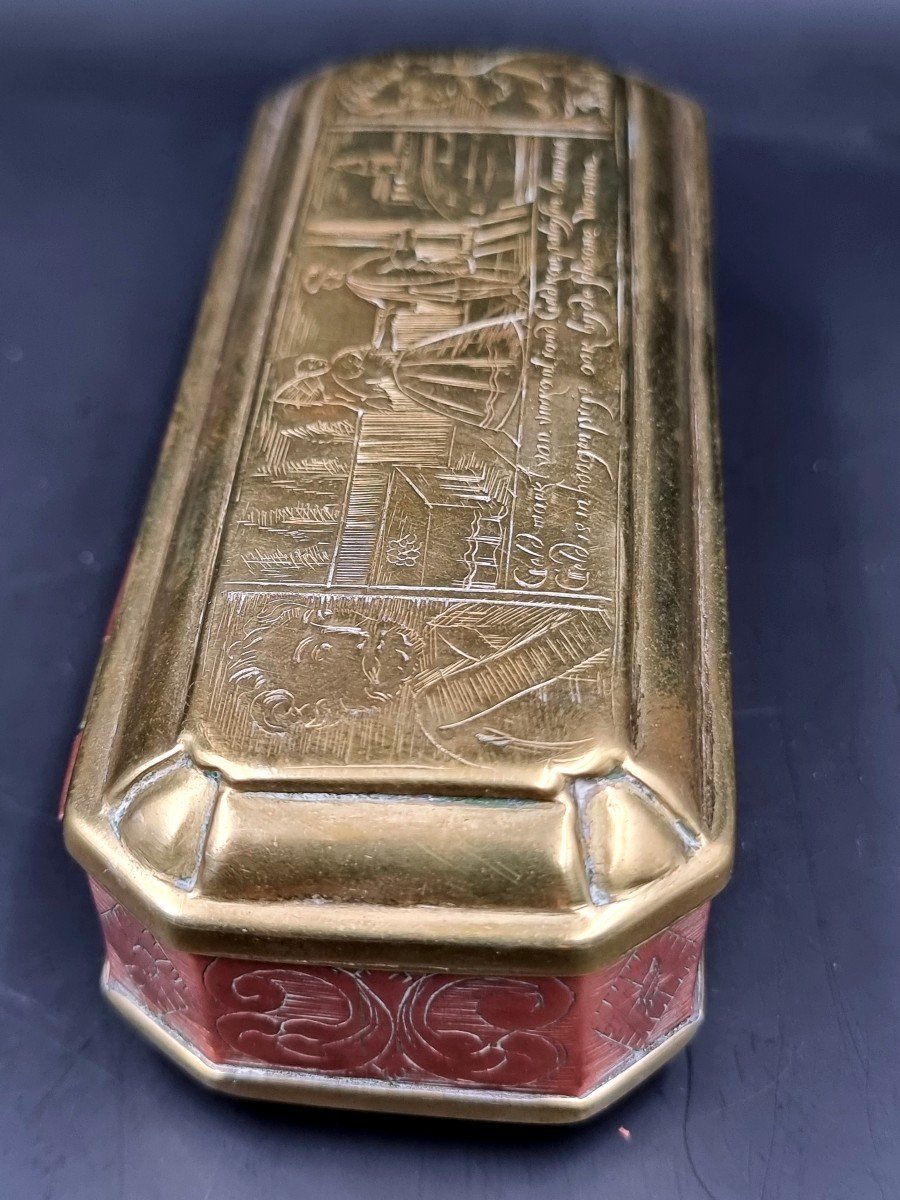 Snuff Box In Brass And Copper Engraved With Characters From The Eighteenth Century Holland-photo-4