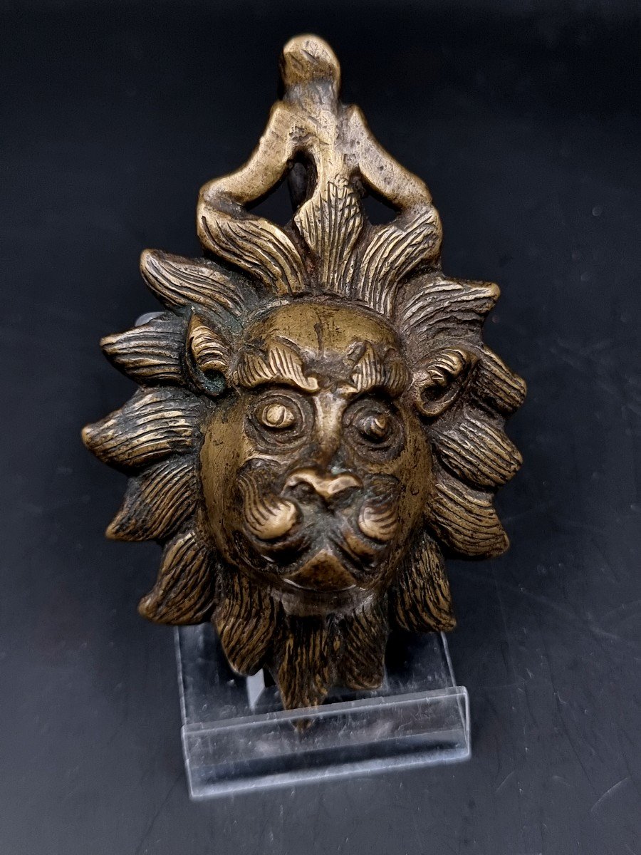 Plaque De Baudrier En Bronze Coulé Cire Perdue Formant Un Lion  époque XVII - XVIII e Siècle 