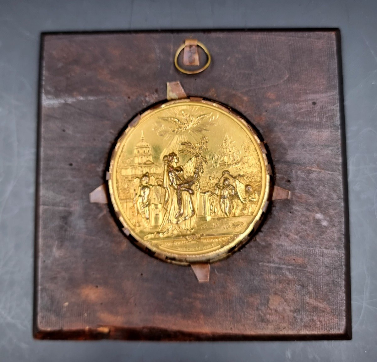 Médaille En Bronze doré Encadrée Représentant Napoléon Premier Empereur-photo-3