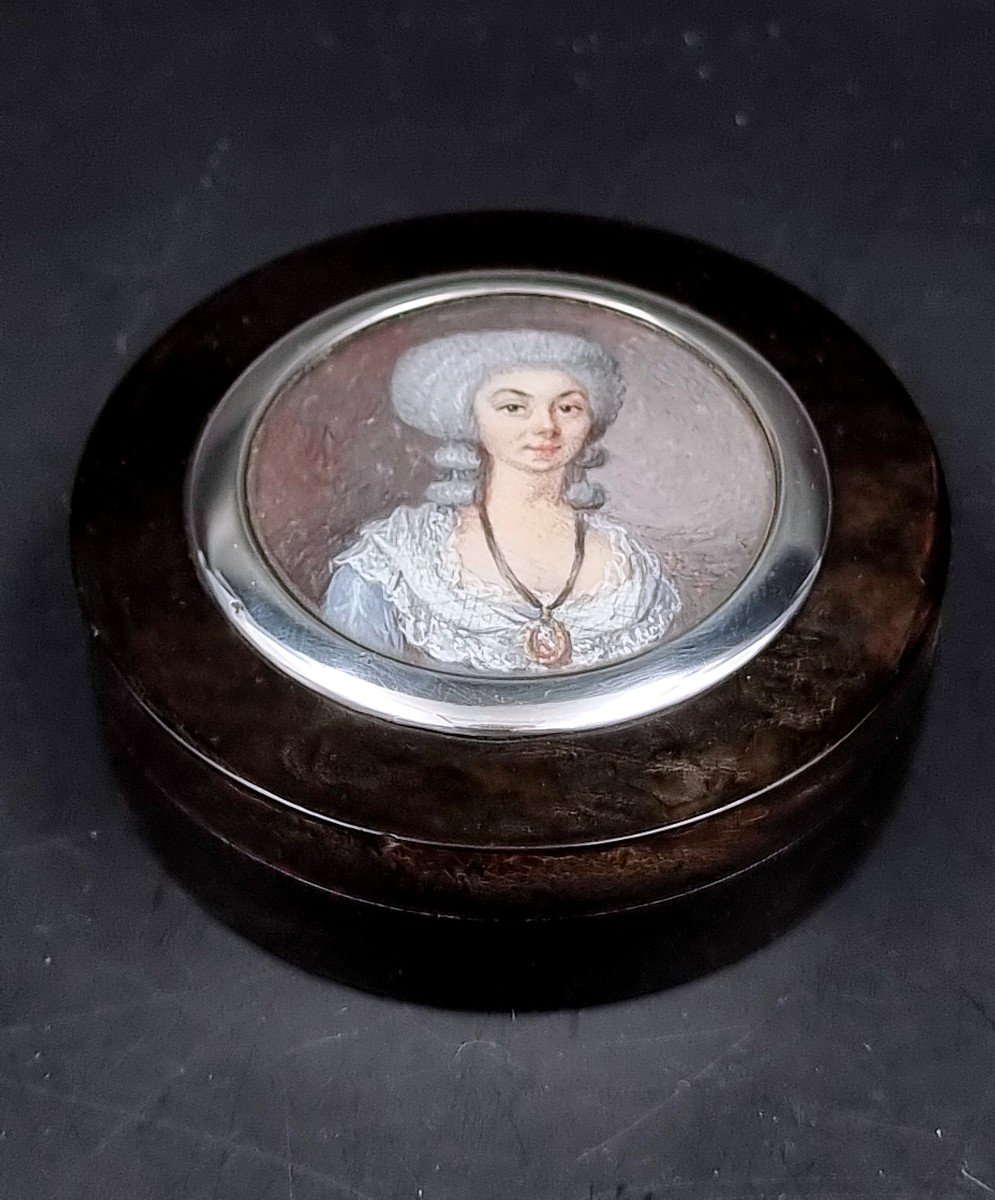 Circular Box Comprising A Miniature Portrait Of A Woman From The 18th Century Silver Strapping-photo-3