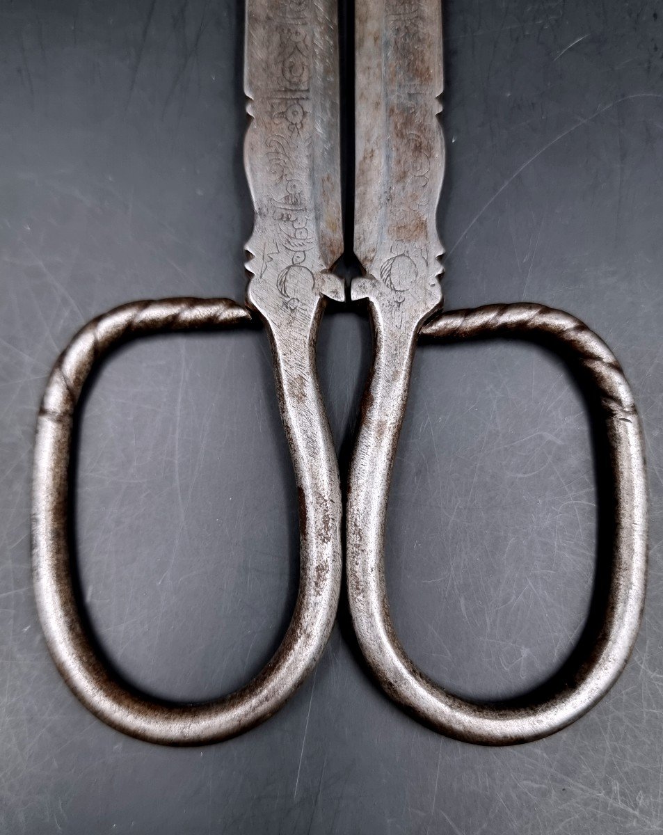 Pair Of Sugar Scissors 17th Century Engraved With An Ihs Monogram-photo-4