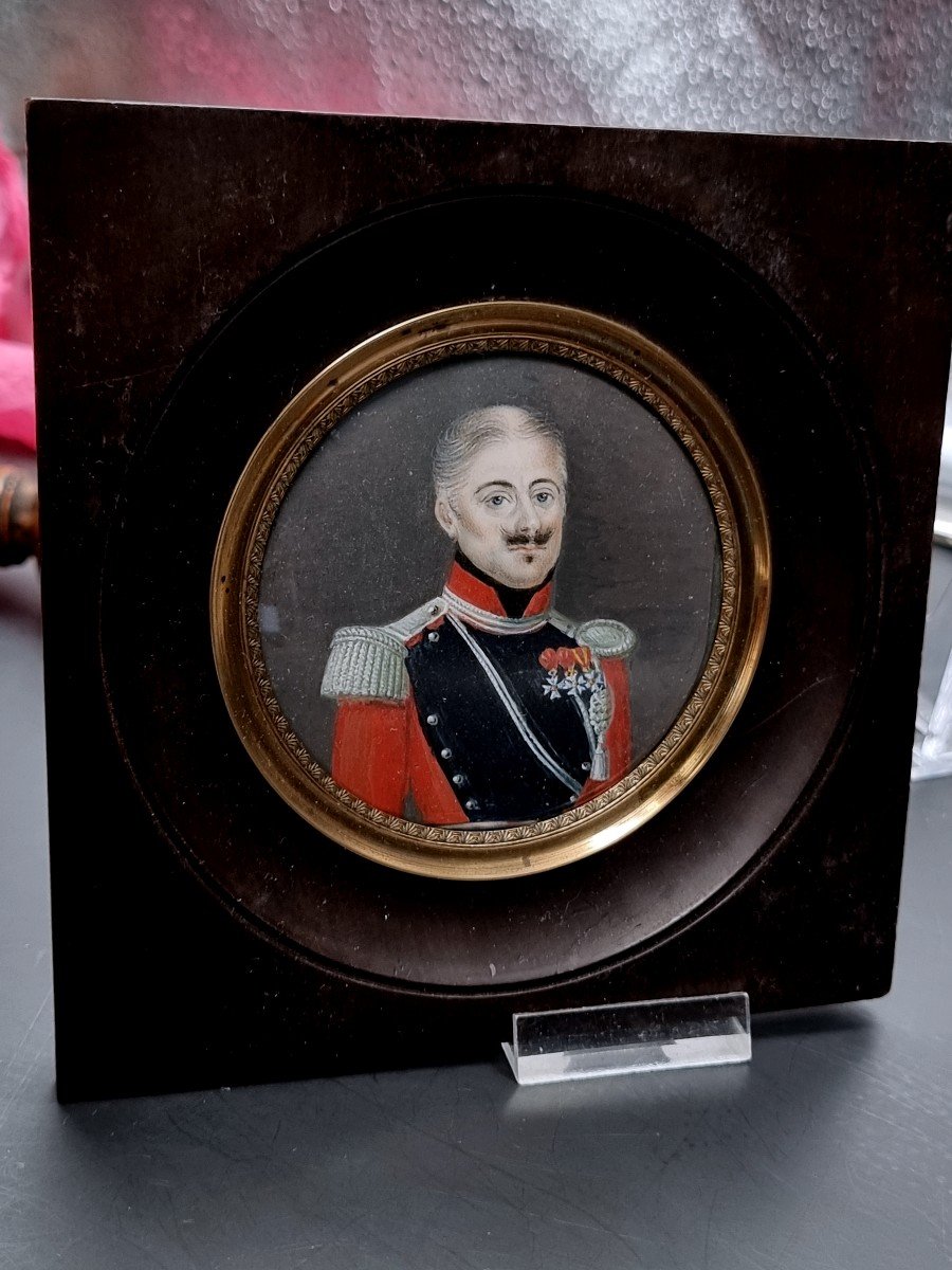 Miniature d'Un Officier Lancier  Français décoré de Légion d'Honneur Et l'Ordre De Saint Louis
