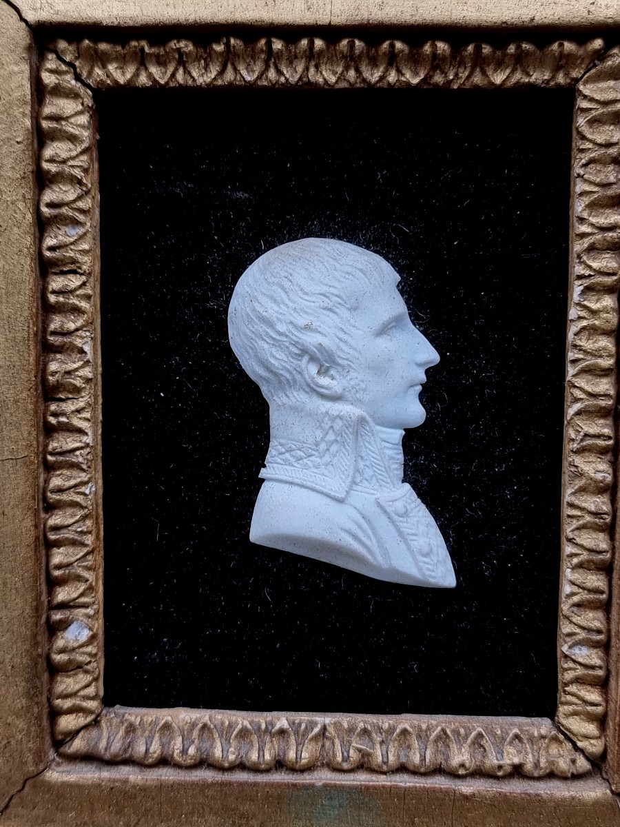 Profile Of Napoleon Bonaparte In Biscuit, Period Frame In Gilded Wood -photo-3
