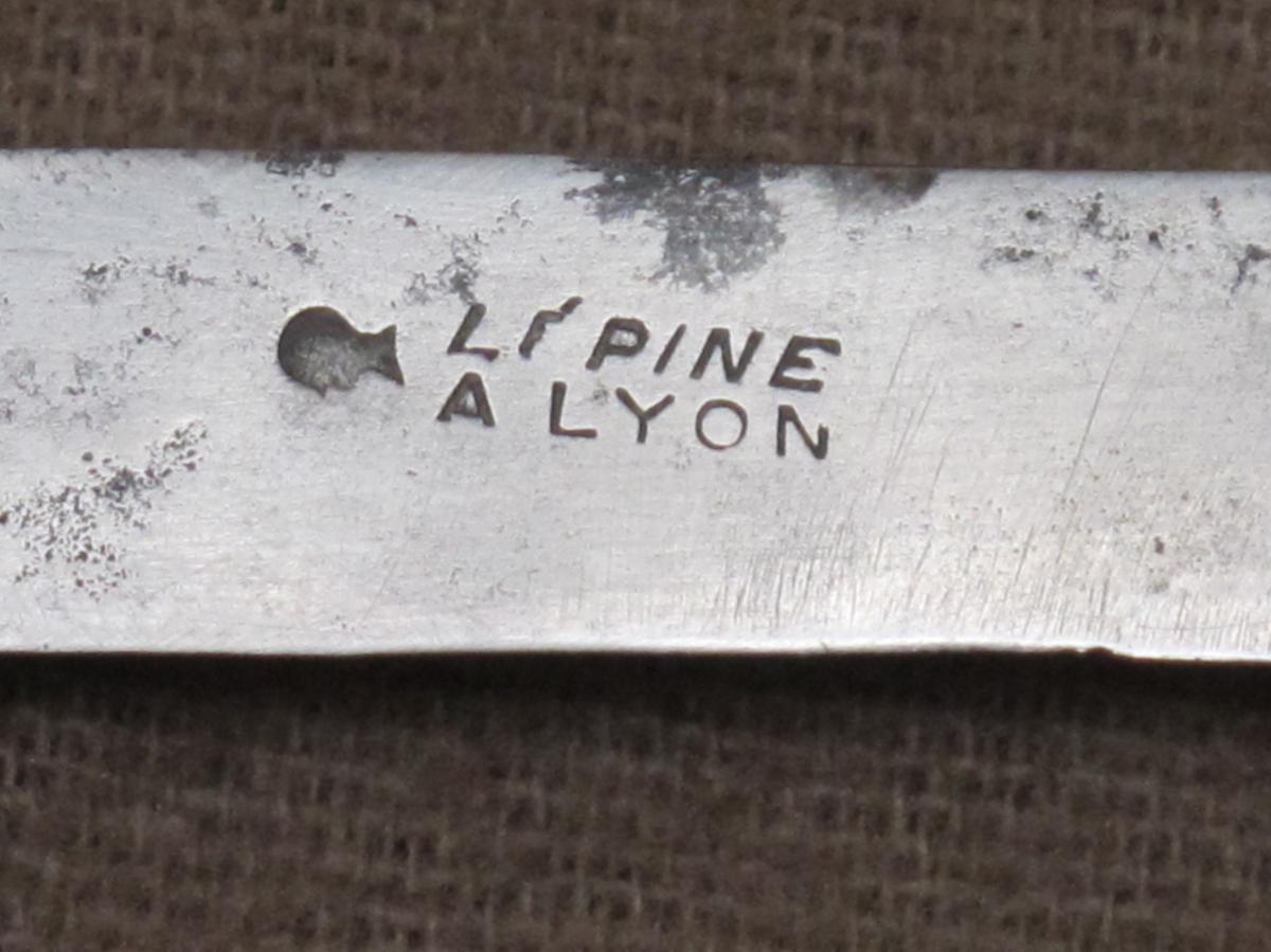 couteau  à plusieurs lames et tire bouchon Lépine à Lyon-photo-2