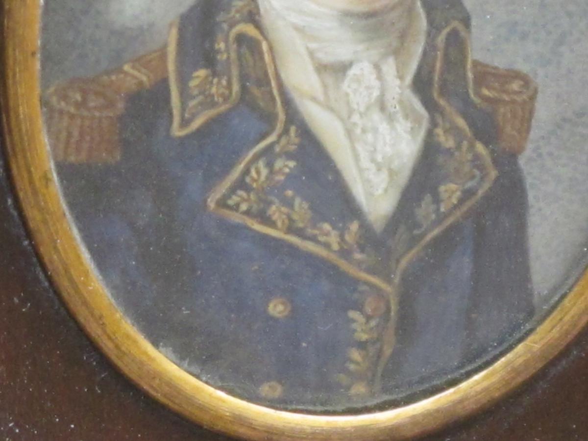 Miniature On Ivory Empire Military In Uniform-photo-3