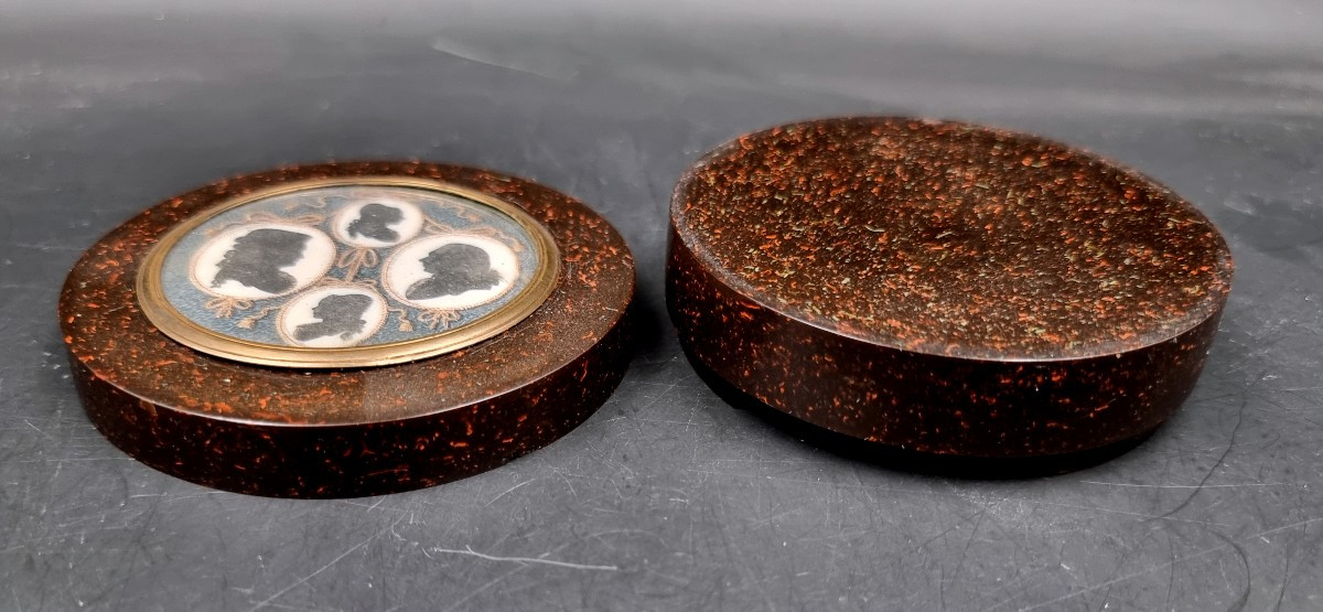 boite tabatière circulaire représentant le profil d'une famille époque Louis XVI -photo-5