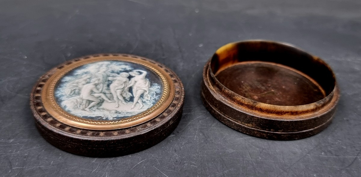 boite, incrustation et miniature représentant la danse des nymphes et le dieu Pan en grisaille-photo-4