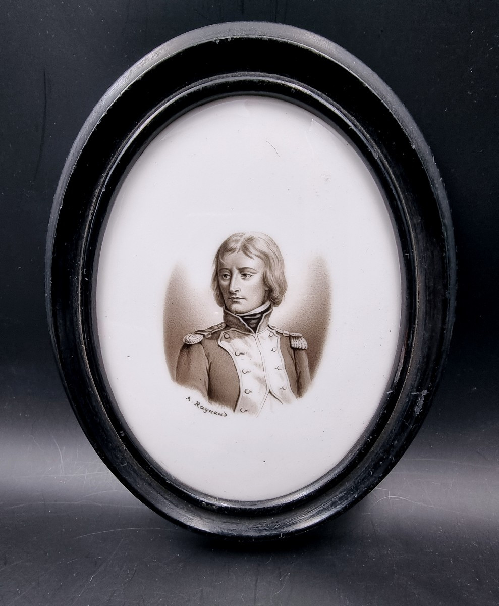 médaillon en porcelaine Empereur Bonaparte Napoléon cadre en bois noirci signature A. Raynaud-photo-3