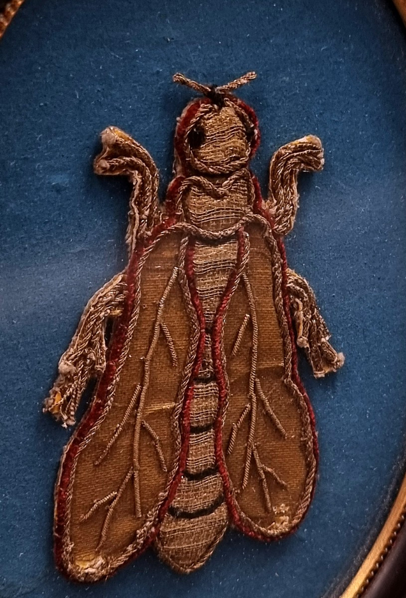 A Bee Embroidered In Gold And Silver Thread On Fabric, A Symbol Of Napoleon, From A Tapestry.-photo-3