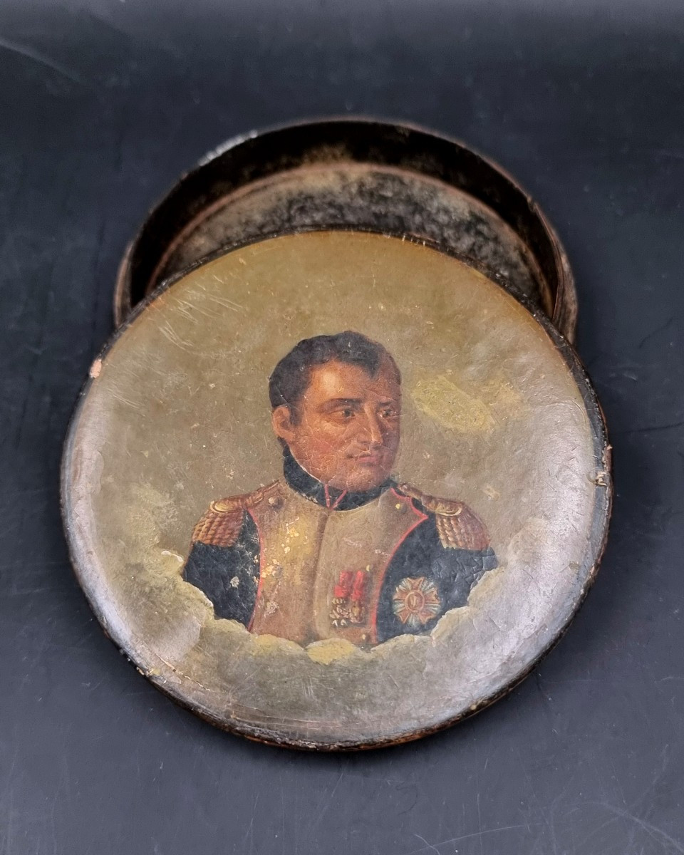 Circular Box Made Of Boiled Cardboard Depicting Napoleon I -photo-2