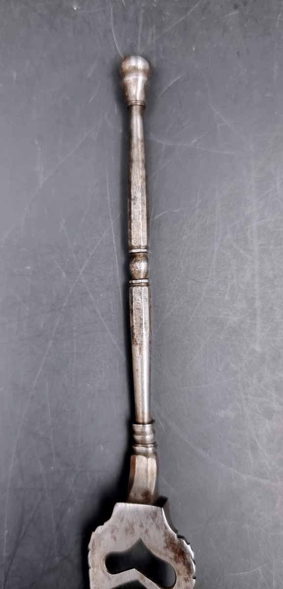 A Shovel, Known As A "couvot" Shovel, Made Of Wrought Iron And Openwork With Heart Motifs-photo-2