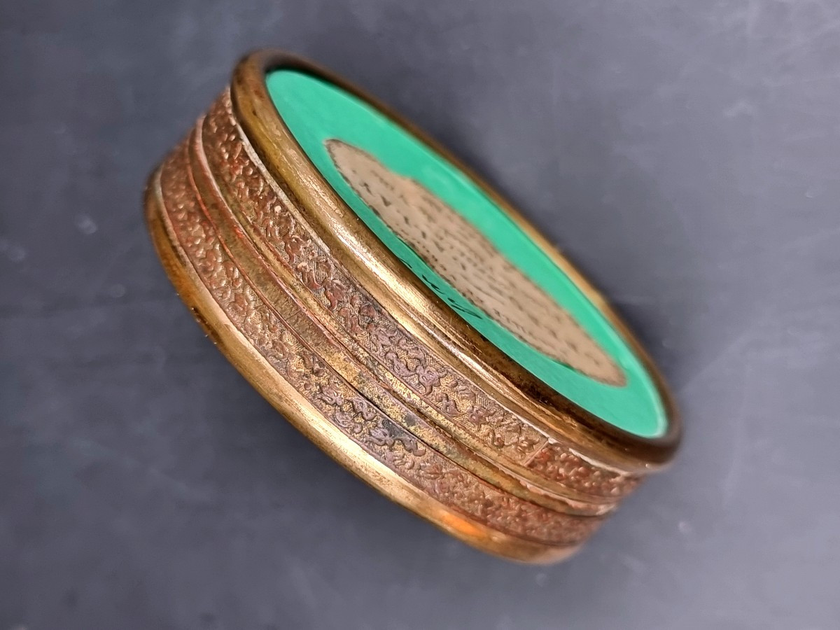 boite à bonbons  fixé sous verre représentant Napoléon et grognard étiquette fabricant Beauvais-photo-1